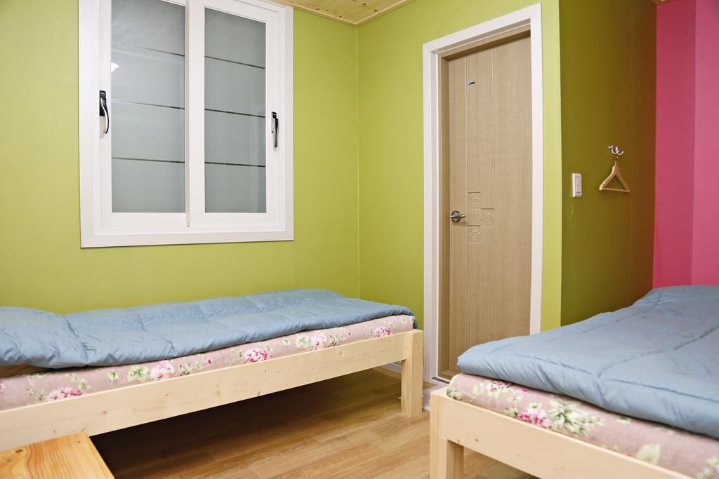 Op 102 Guesthouse Кьонджу Екстер'єр фото
